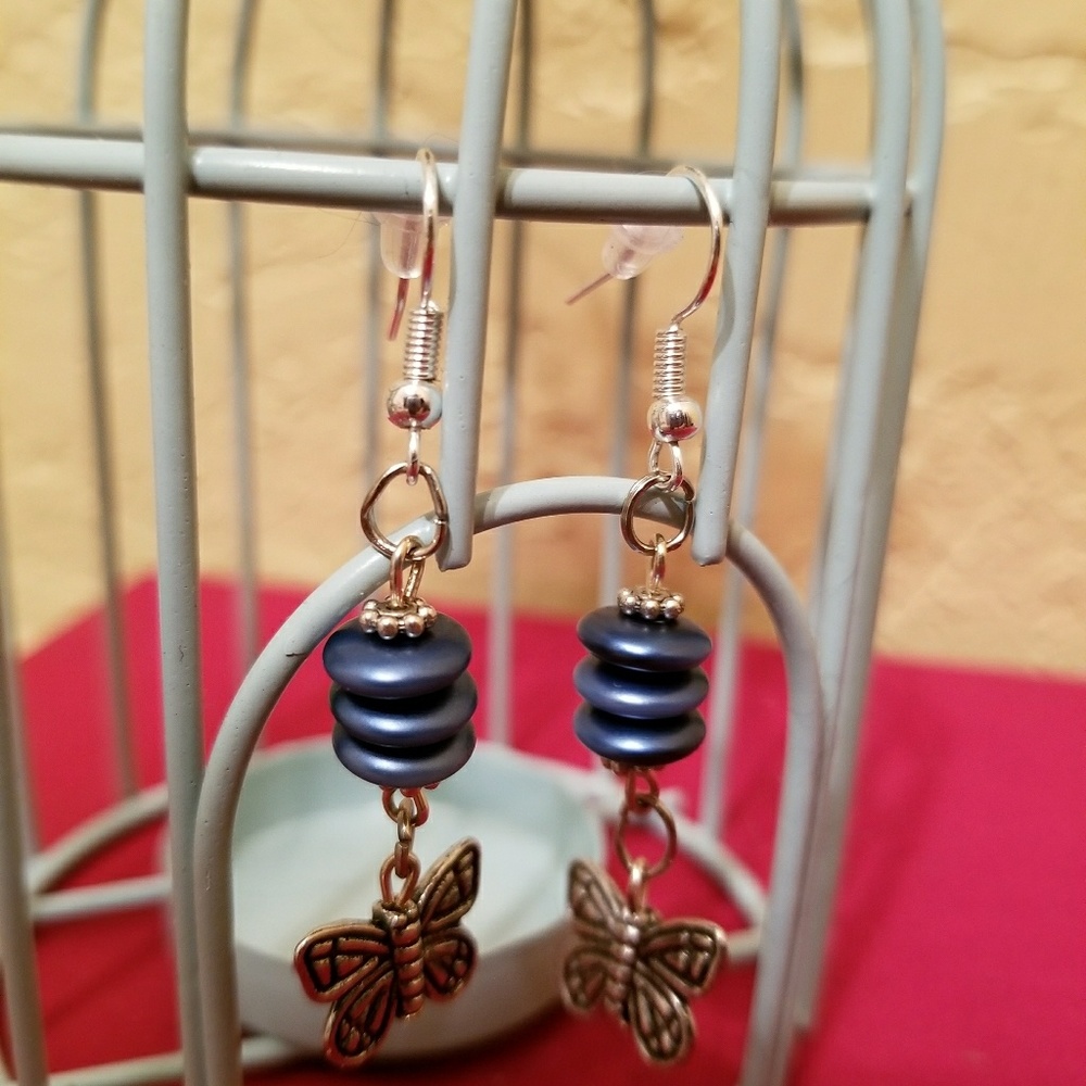 Beaded butterfly earrings - Picture 2 of 2